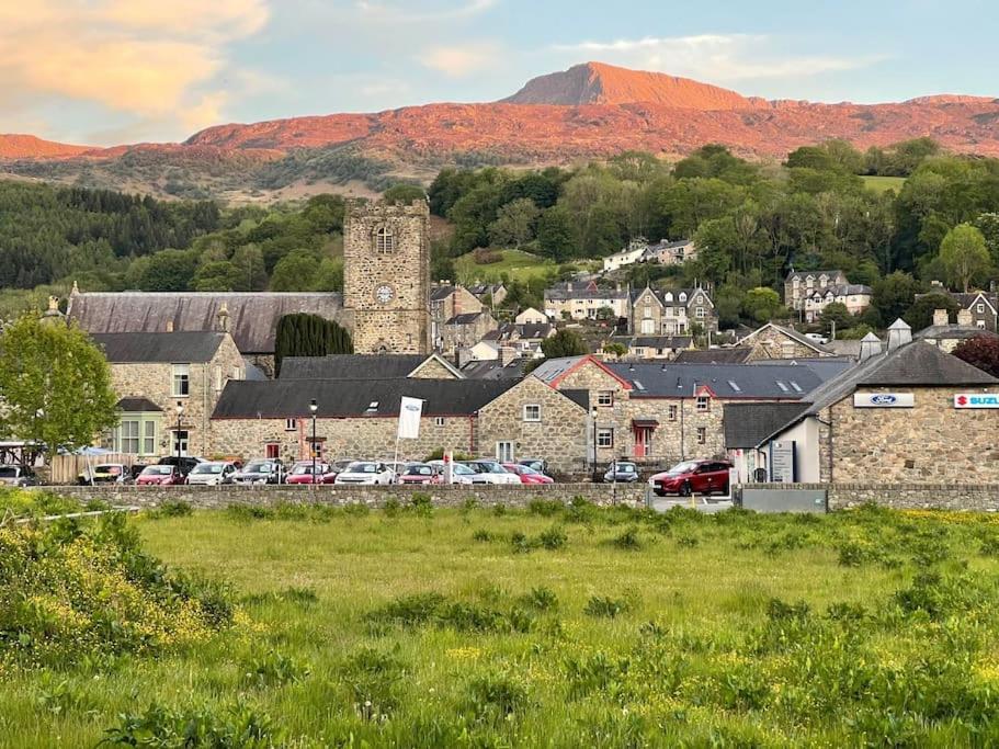 Villa Character Townhouse In Town Centre & Superb Views à Dolgellau Extérieur photo